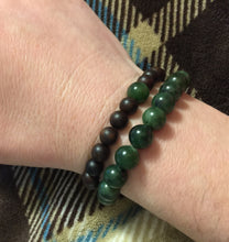 Load image into Gallery viewer, Mens Bracelet, Sandalwood Bracelet, Canadian Nephrite Jade Bracelet, Healing ,Yoga, Meditation.