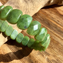 Load image into Gallery viewer, Faceted Canada Jade Bangle Bracelet, Canadian Jade Bracelet, 100% Authentic Canadian Nephrite Jade