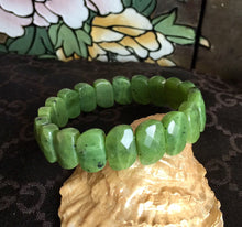 Load image into Gallery viewer, Faceted Canada Jade Bangle Bracelet, Canadian Jade Bracelet, 100% Authentic Canadian Nephrite Jade