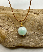 Load image into Gallery viewer, Jade Necklace, Natural Jadeite Bead, Jade Necklace for Girls, Jadeite Pendant Necklace, Natural Jade Necklace for Women, Jadeite Pendant.