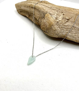 Dainty Jadeite Pendant Necklace, Jade Leaf Charm Necklace, Jadeite Pendant, Dainty Jade Leaf Chain Necklace, Jade necklace for girls.